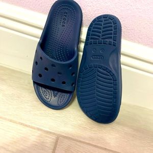 Boys size 13 crocs slides 🐊